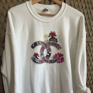 Close out price! Fashion Designs Sweatshirt NWT!